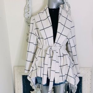 Chichwish 
Prairie Grid Rabato Coat in White